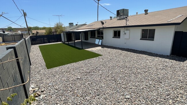 Building Photo - 3232 E Emile Zola Ave