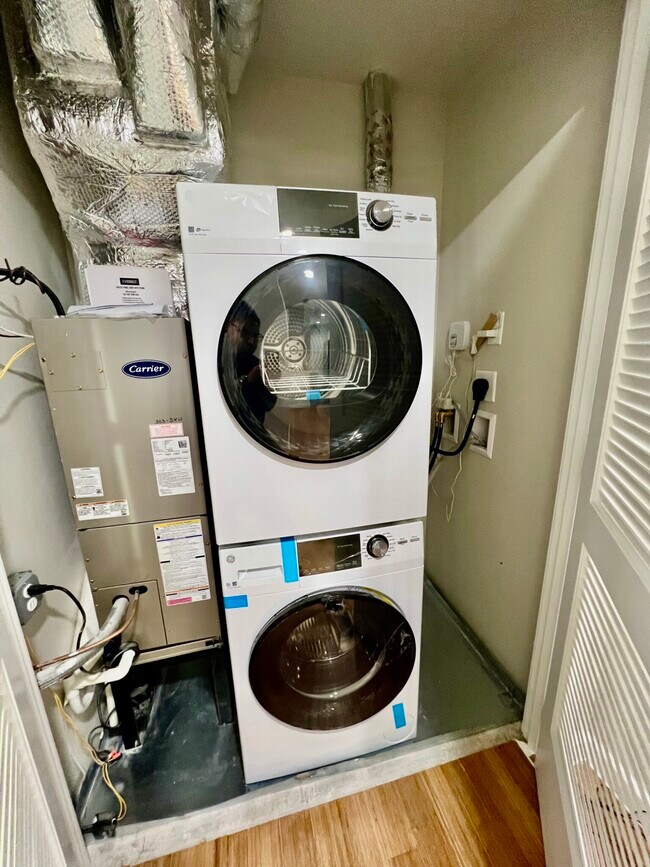 Building Photo - 1661-1663 Washington St. Unit 203