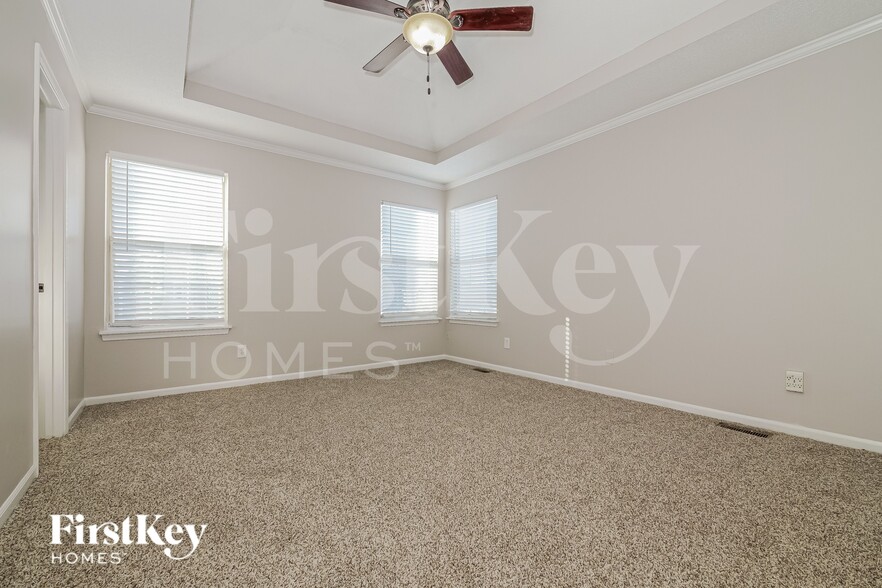 Building Photo - 409 Sandra Ln