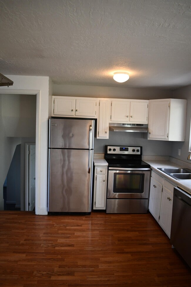 Building Photo - 563 E Hilo St