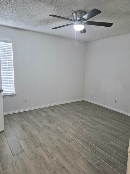 Building Photo - 214 Pine Meadow Dr