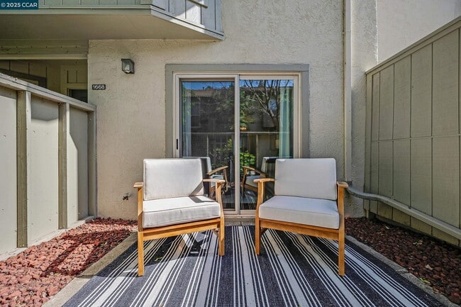 Building Photo - 1668 Parkside Dr