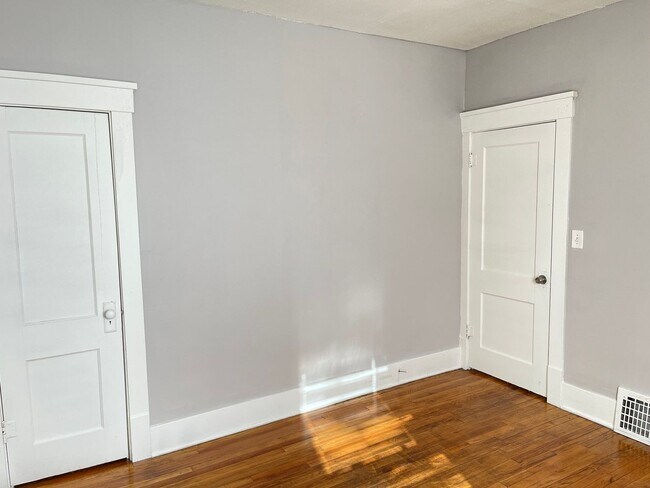 Building Photo - Florence/Minne Lusa 4 bed 2 bath house 160...