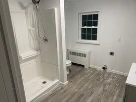 Building Photo - 275 Roosevelt St