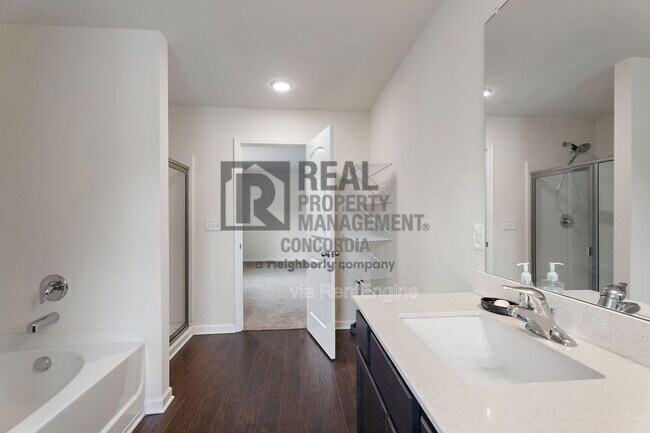 Building Photo - 317 Sportsman Dr