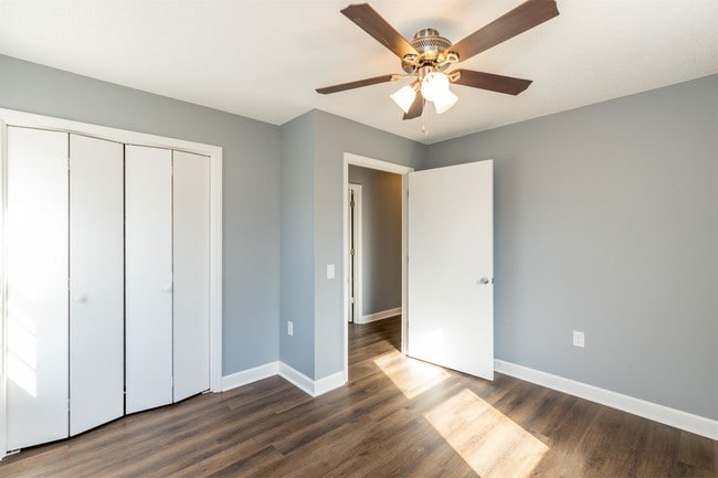 Building Photo - 700 Western Ave