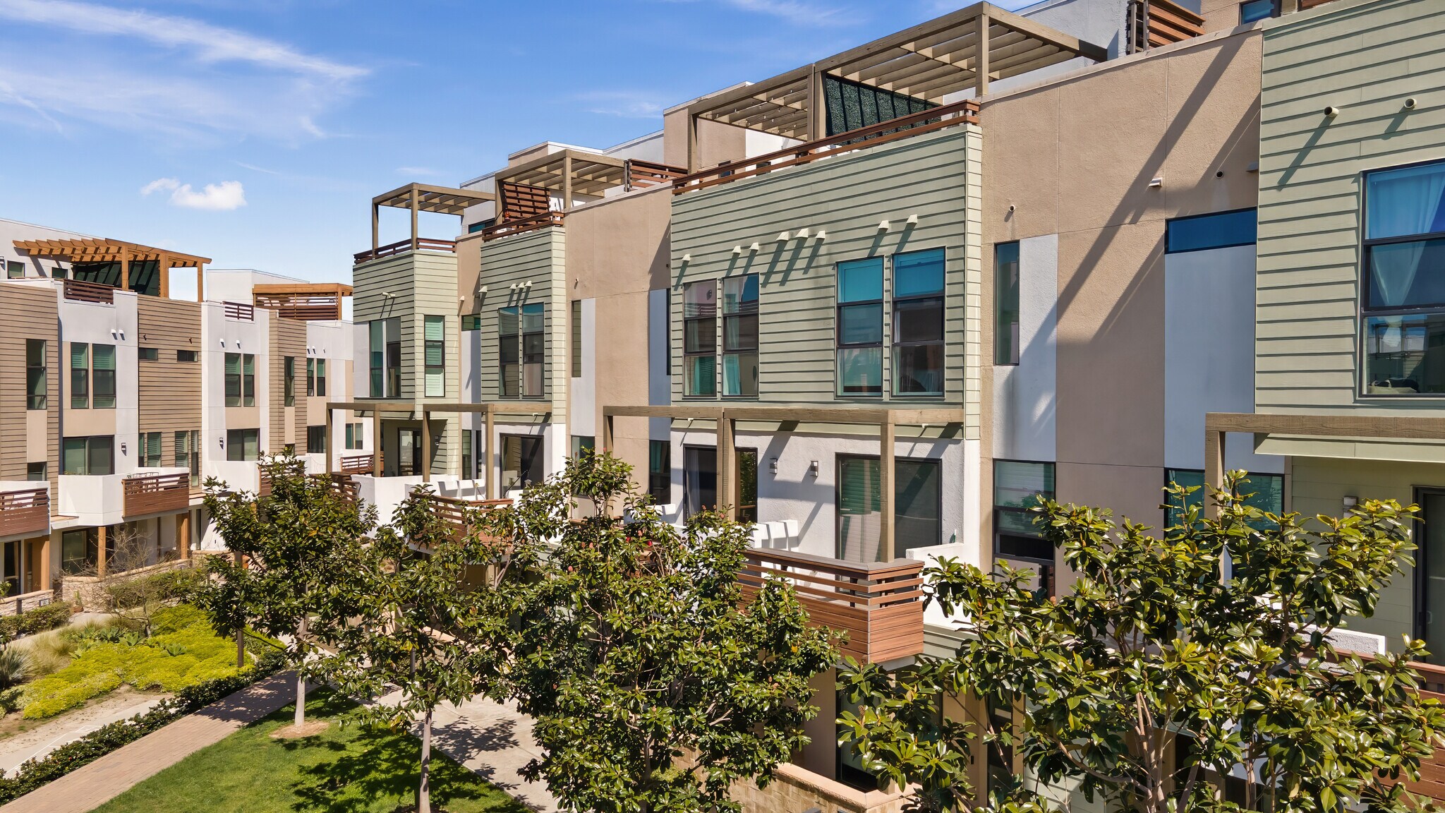 Tree Top Views - 1651 Topanga