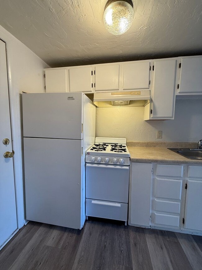 Building Photo - Move in Special Rent $1,375 per month thro...