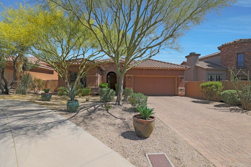 Building Photo - 9973 E Edgestone Dr