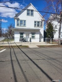 Building Photo - 165 Center St