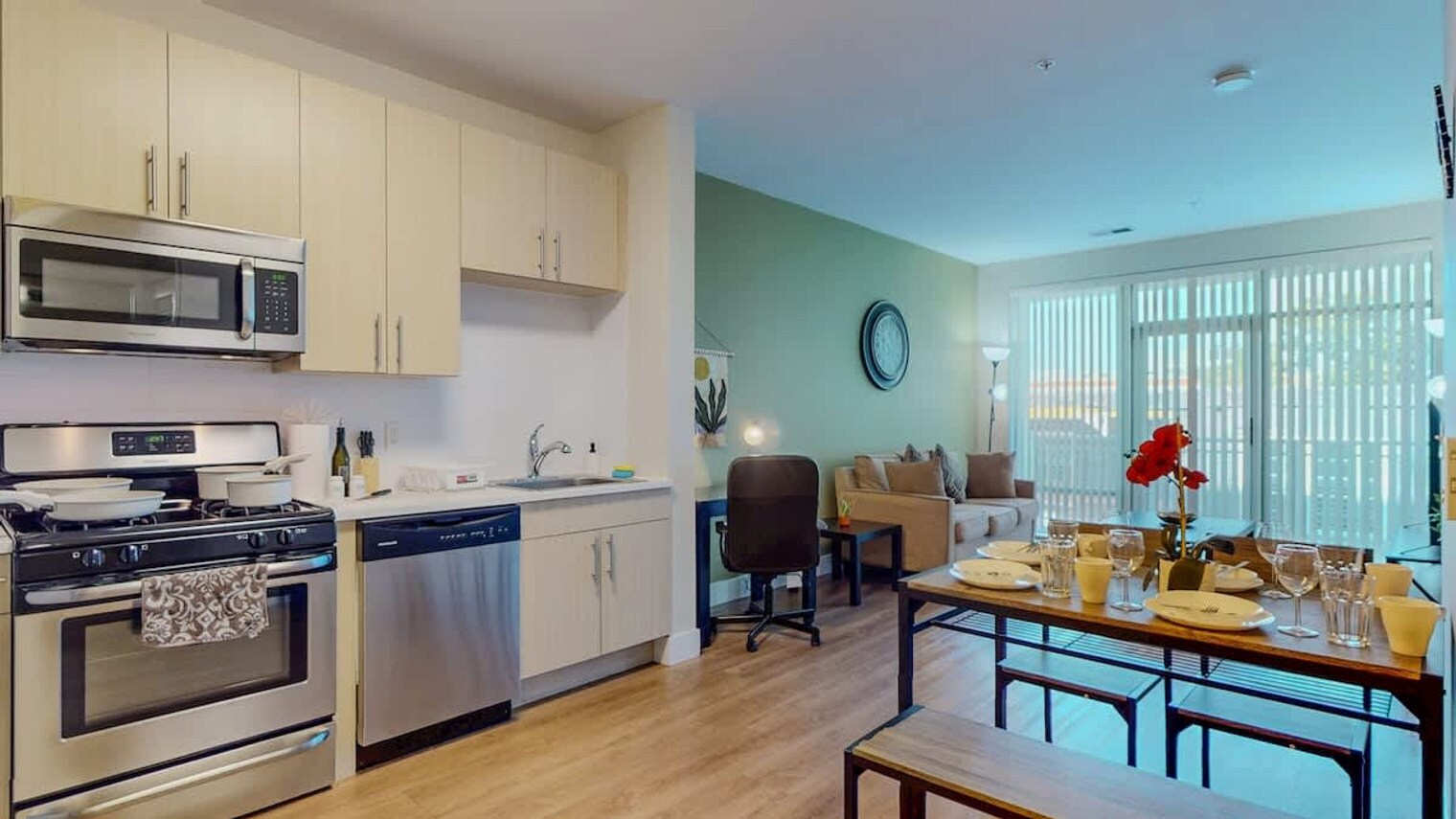 Building Photo - 545 Bedford St