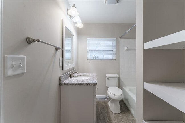 Building Photo - 5580 Williams Shores Dr