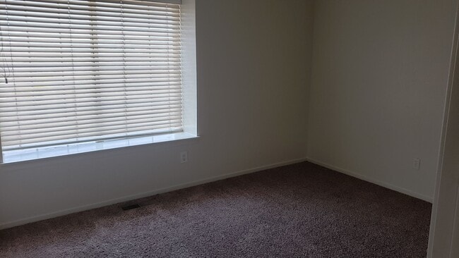 Building Photo - ONLY $2,550 PER MONTH FOR THIS SPACIOUS RANCH STYLE HOME -  2056 SQ FT / 3BDRM/2BATH/3GARAGE ON O...