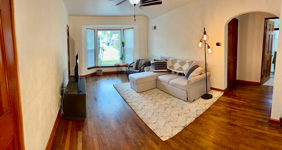 Building Photo - 6525 W Center St