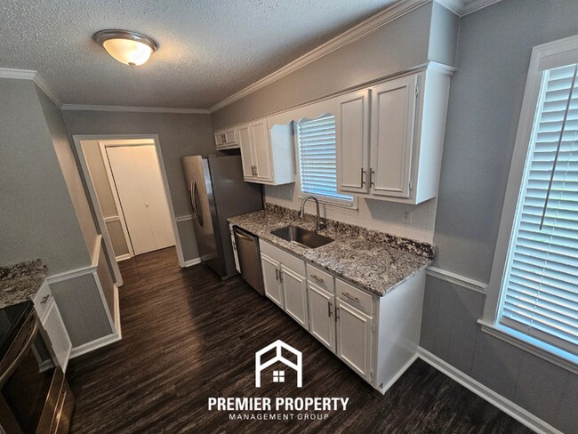 Building Photo - Luxury Germantown Living | 3BR/2BA in Poplar Estates | Houston High District