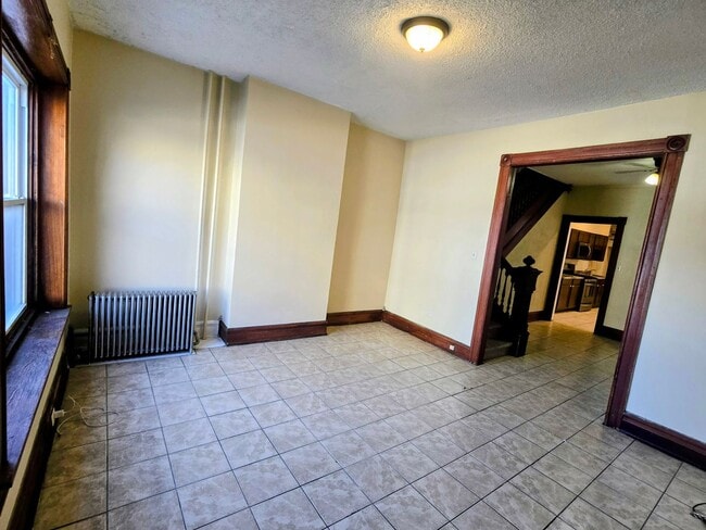 Building Photo - 644 N Eighth St