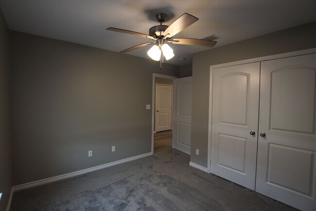 Building Photo - 2 Bedroom 2 Bath Townhome! Whitehouse ISD! Now offering 1/2 OFF FIRST FULL MONTHS RENT!