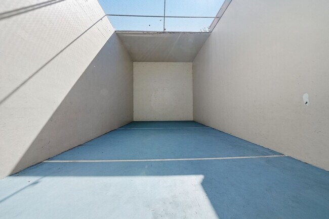 Building Photo - 8307 Royal Sand Cir