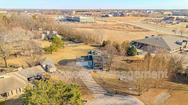 Building Photo - 5305 NW 91st Ct