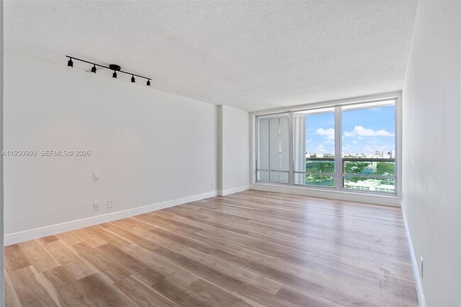 Building Photo - 2100 S Ocean Ln