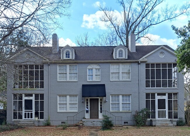 Building Photo - 906 E Fairview Ave
