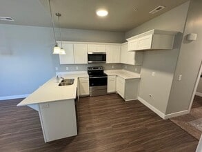 Building Photo - 4683 Sylvie Dr