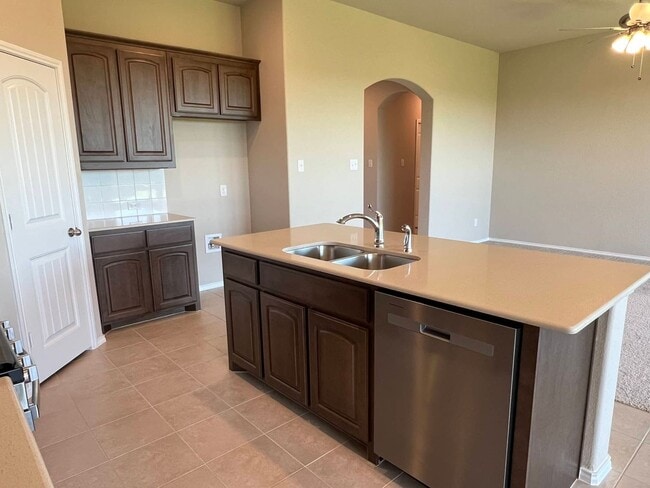 Building Photo - Gorgeous House for rent in Cleburne !!