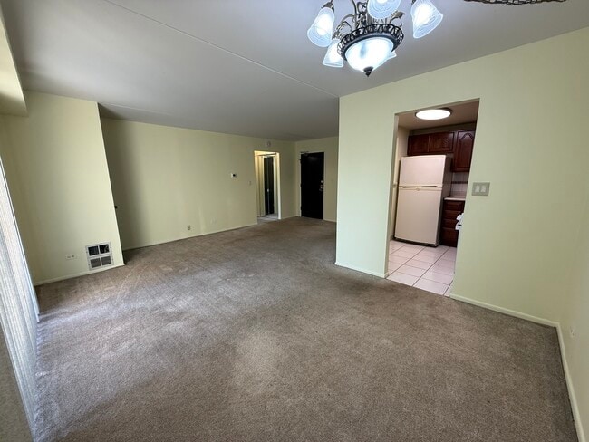 Building Photo - 1460 Fairlane Dr