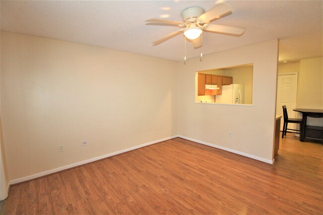 Building Photo - 1 Bedroom in Mooresville!!