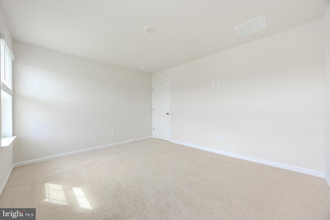 Building Photo - 110 Charing Cross Dr