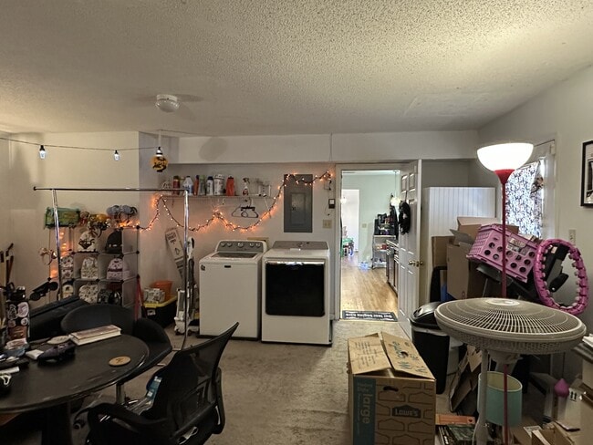 Building Photo - 36 Country Walk Dr