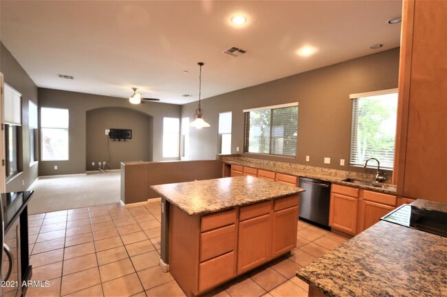 Building Photo - 2280 E Indian Wells Dr