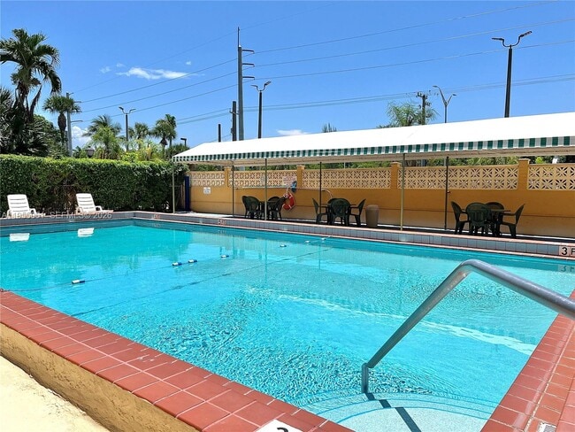 Building Photo - 2935 NE 163rd St