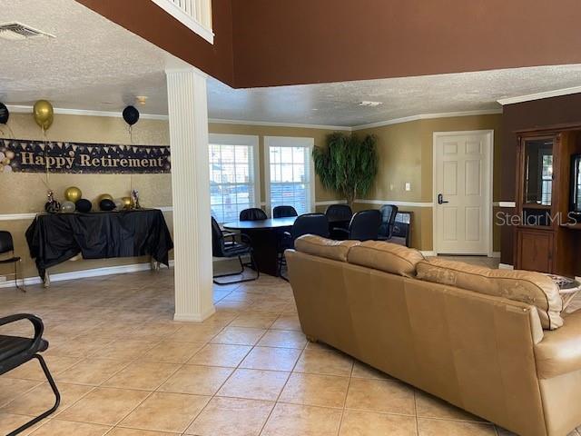 Building Photo - 6124 Westgate Dr