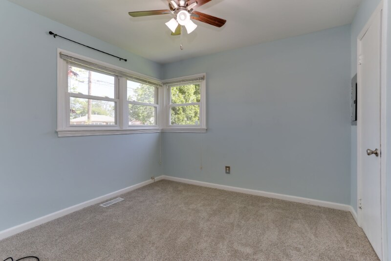 Building Photo - 1516 Denton Dr