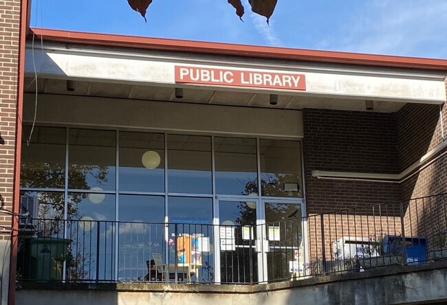 Building Photo - East AVL - Renovated Oakley Bungalow