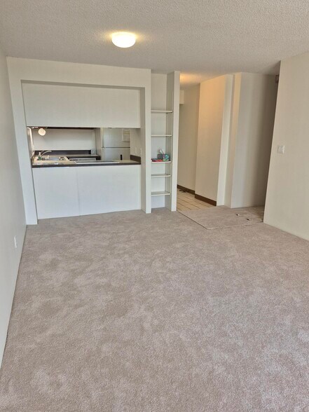 Living / dining area - 3138 Waialae Ave