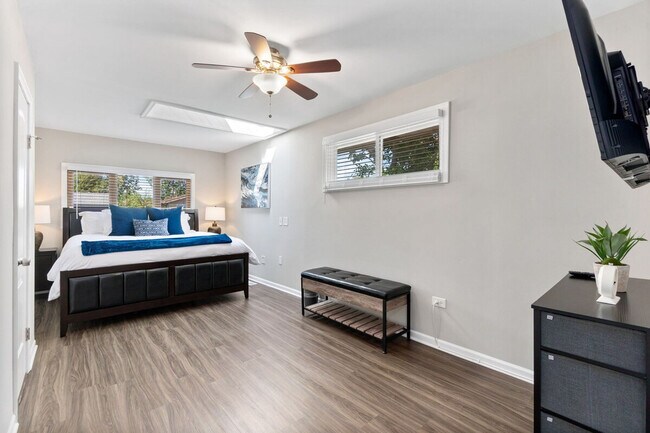 Building Photo - 6911 W 87th St