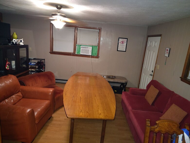 Building Photo - 3362-3362 Normandy Park Rd