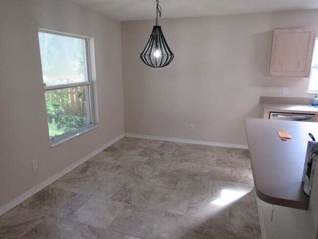 Building Photo - 657 Intracoastal Cir