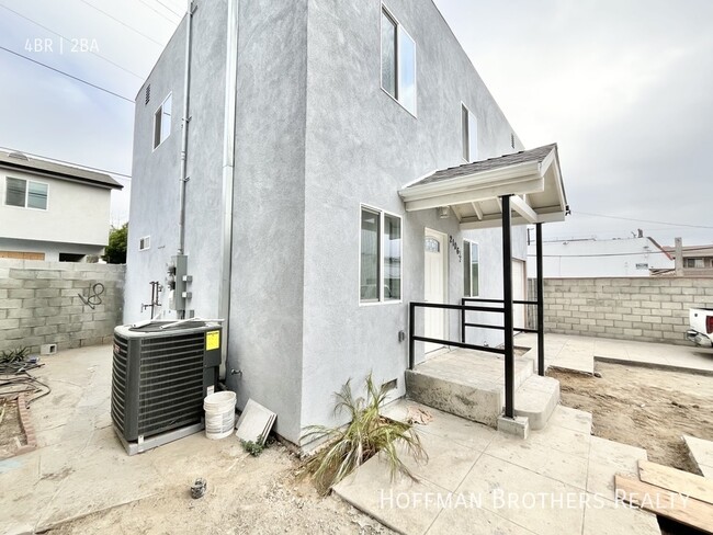 Building Photo - 2106 1/2 s La Brea Los Angeles, CA 90016