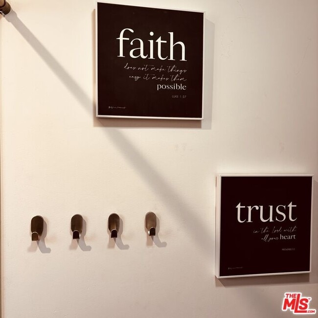 Building Photo - 1377 S Sultana Ave