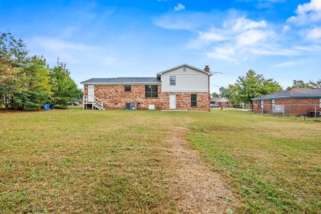 Building Photo - 3709 Kingsgate Dr