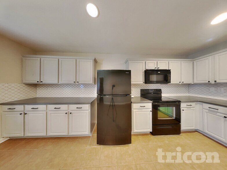 Building Photo - 529 Blue Sage