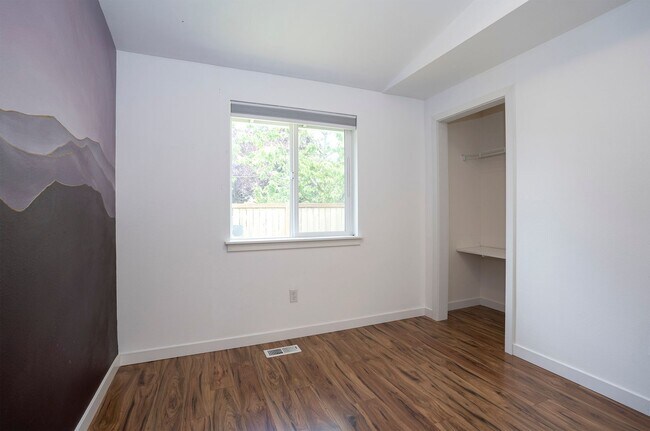 Building Photo - Exquisite 3-bedroom, 2-full bath Home in Puyallup