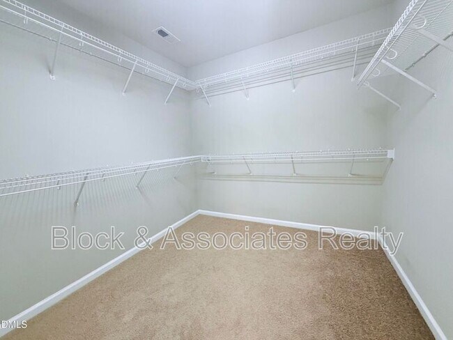 Building Photo - 2101 Addenbrock Dr