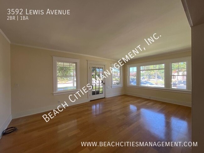 Building Photo - 3592 Lewis Ave