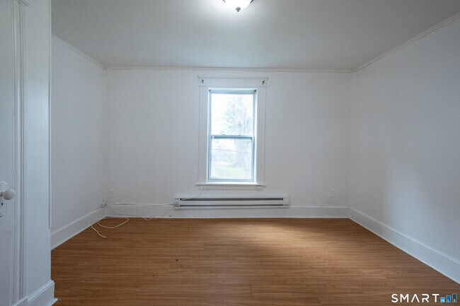 Building Photo - 405 Wilson St