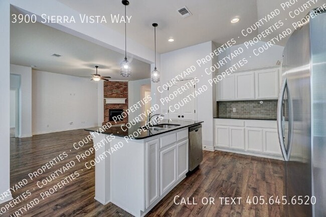Building Photo - 3900 Sierra Vista Way