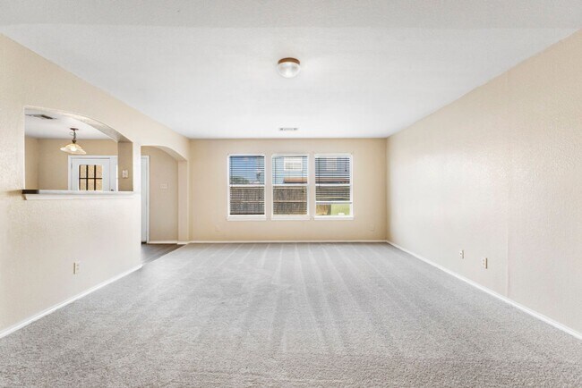 Building Photo - Stylish & Spacious 4-Bedroom Home